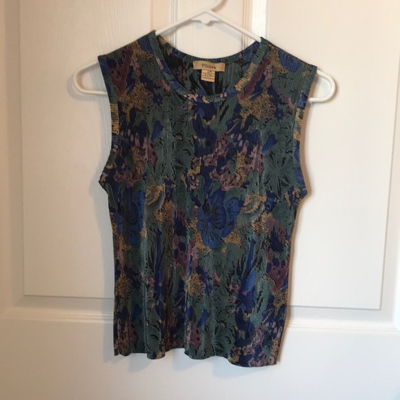 plissé Tops - Vintage floral sleeveless top